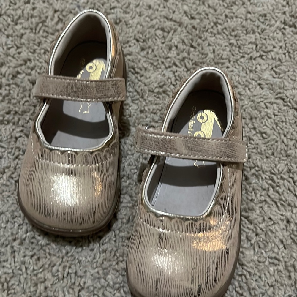 See Kaia Run Shoes toddler size 9?